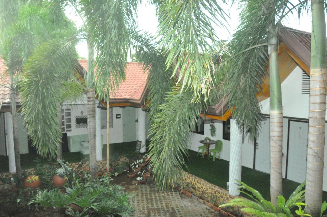 Infinite Green Pension Puerto Princesa Екстер'єр фото
