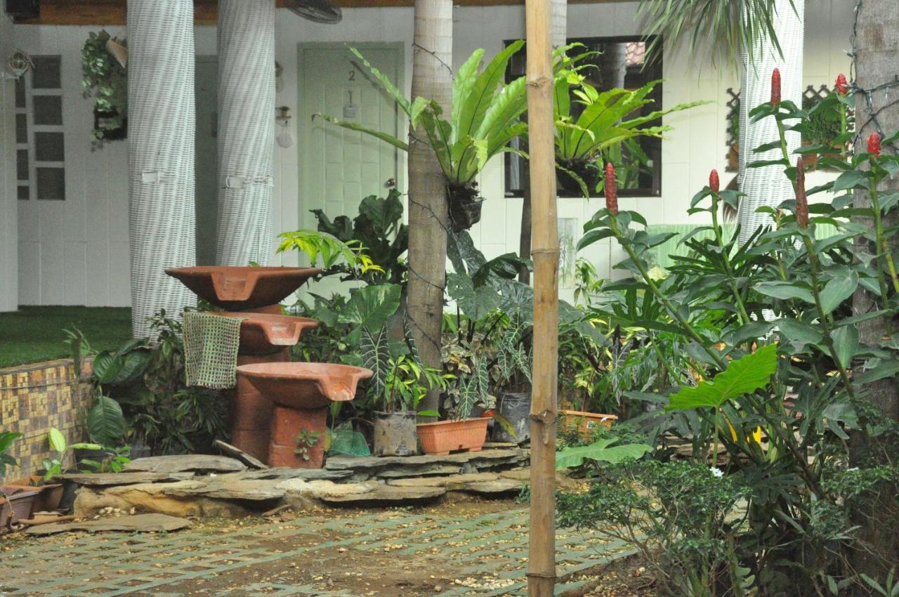 Infinite Green Pension Puerto Princesa Екстер'єр фото